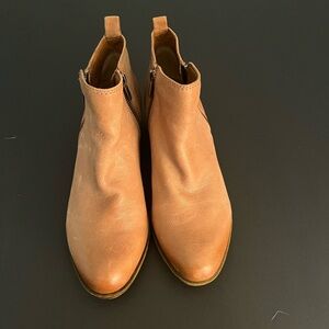 Lucky Brand sod leather tan ankle boots.  Women’s size 8